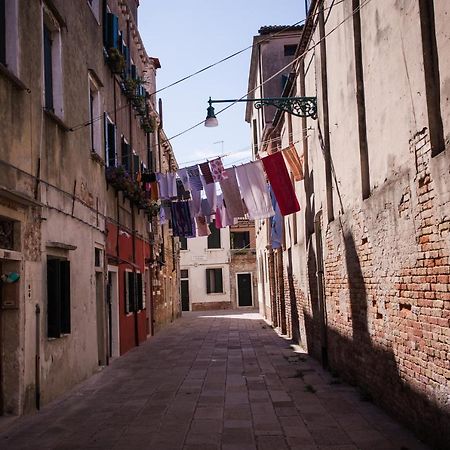 Venezia Biennale Bianco & Rosso Appartement Buitenkant foto